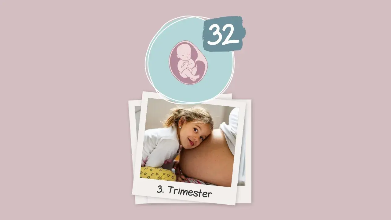 Ein kleines Mädchen lauscht am Bauch der Mutter. 32 ssw, 3. Trimester.
