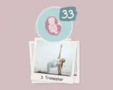 Schwangerschaftswoche 33: Eine schwangere Frau in Yoga-Pose im 3. Trimester.