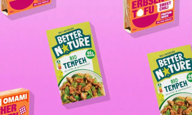 Bio Tempeh von Better Nature, eine proteinreiche, vegane Mahlzeit, die schnell zubereitet ist. Was ist Tempeh? Ein fermentiertes Sojaprodukt.